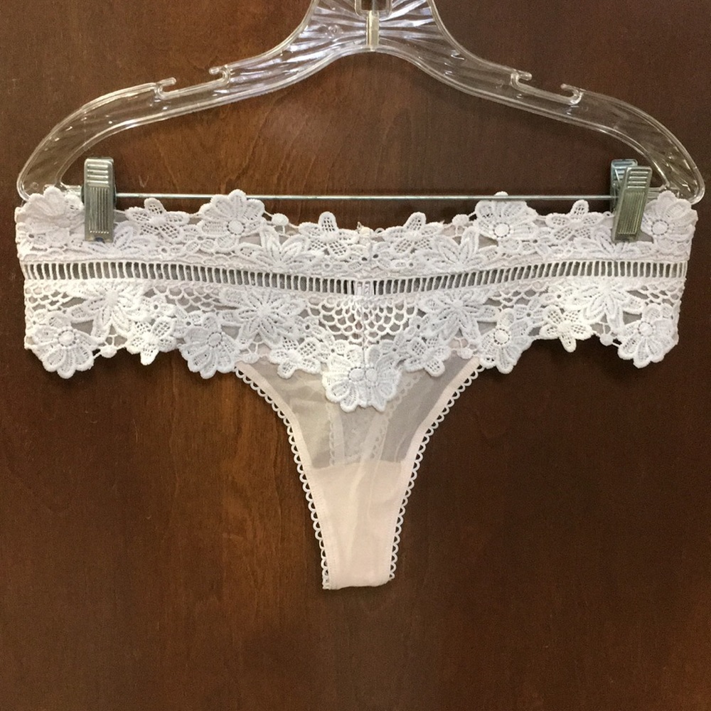Victoria’s Secret wide side thong, size L, NWT
